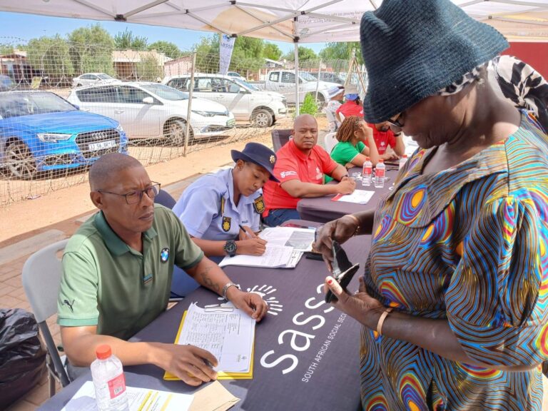 SASSA Grant Payment for May 2025 Not Received, SASSA beneficiary complete identity verification at mobile help desk